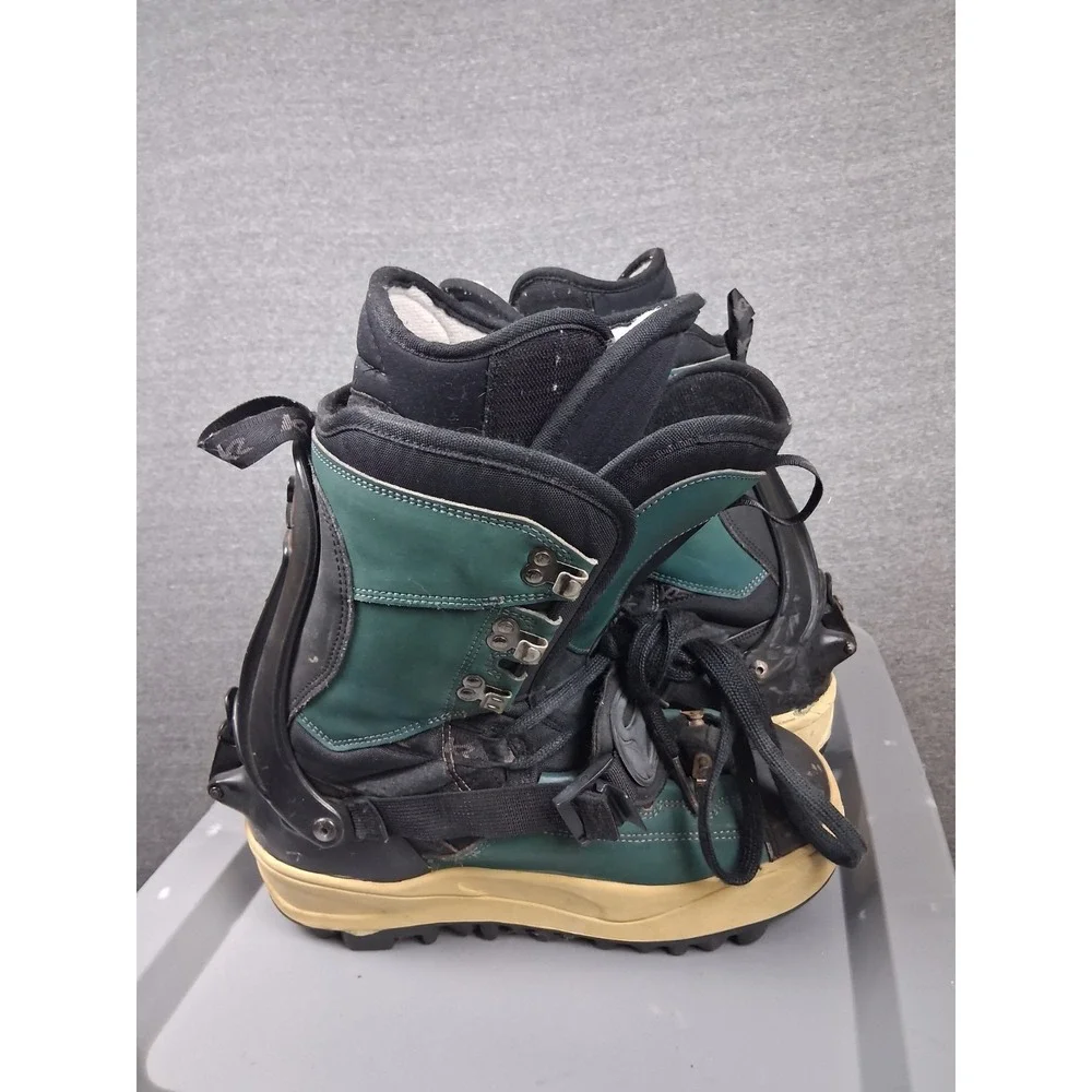 K2 mens snowboard
